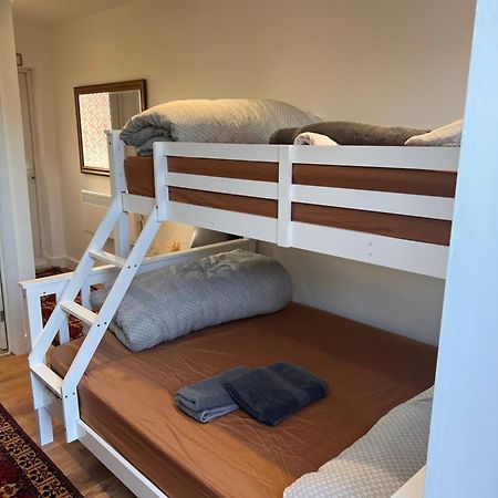 1 Bedroom & Bathroom Dorney Luaran gambar
