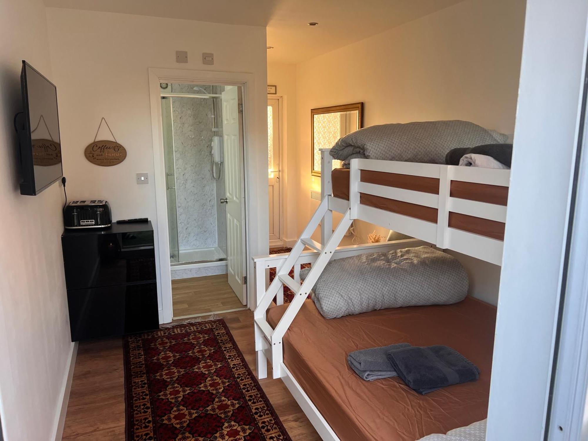 1 Bedroom & Bathroom Dorney Luaran gambar